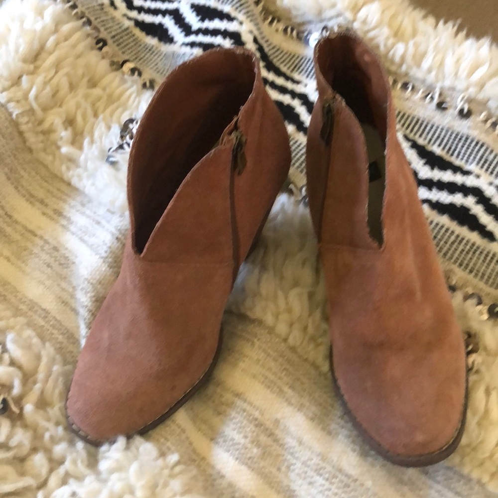 Nyla Suede Camel Color Bootie 8.5 Size - image 1